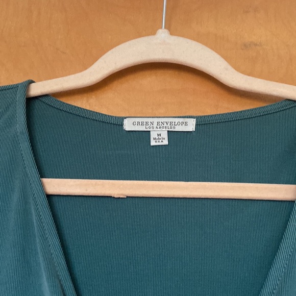 Short sleeve by Green Envelope - Picture 2 of 3